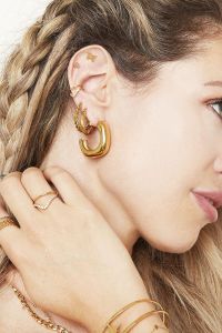 Ohrstulpe Earcuff Regal aus mit Gelbgold beschichtetem Kupfer mit Zirkonsteinen