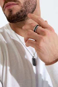 Herren Ring in silberfarben mit schwarzem Streifen aus Edelstahl Gre 19